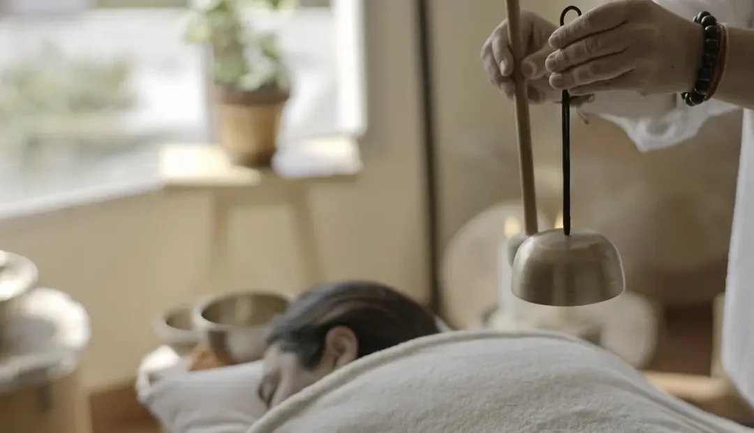 Cómo el Sound Healing combate el estrés: el rol del óxido nítrico y la vibración en la relajación